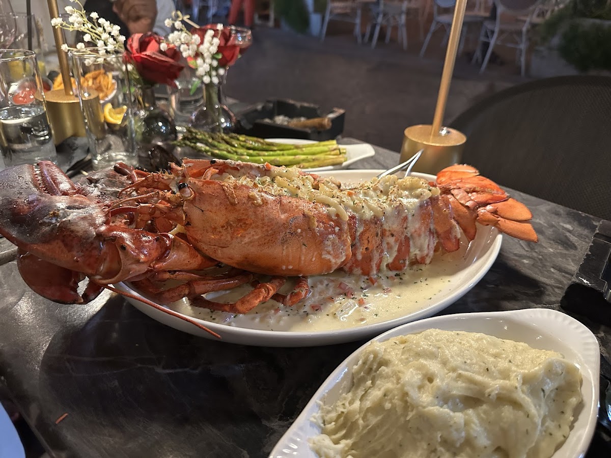 Española Cigar Bar & Lounge photo 5