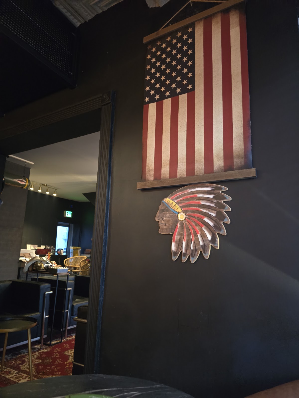 Cigar Lounge “Chairman” Miami Beach