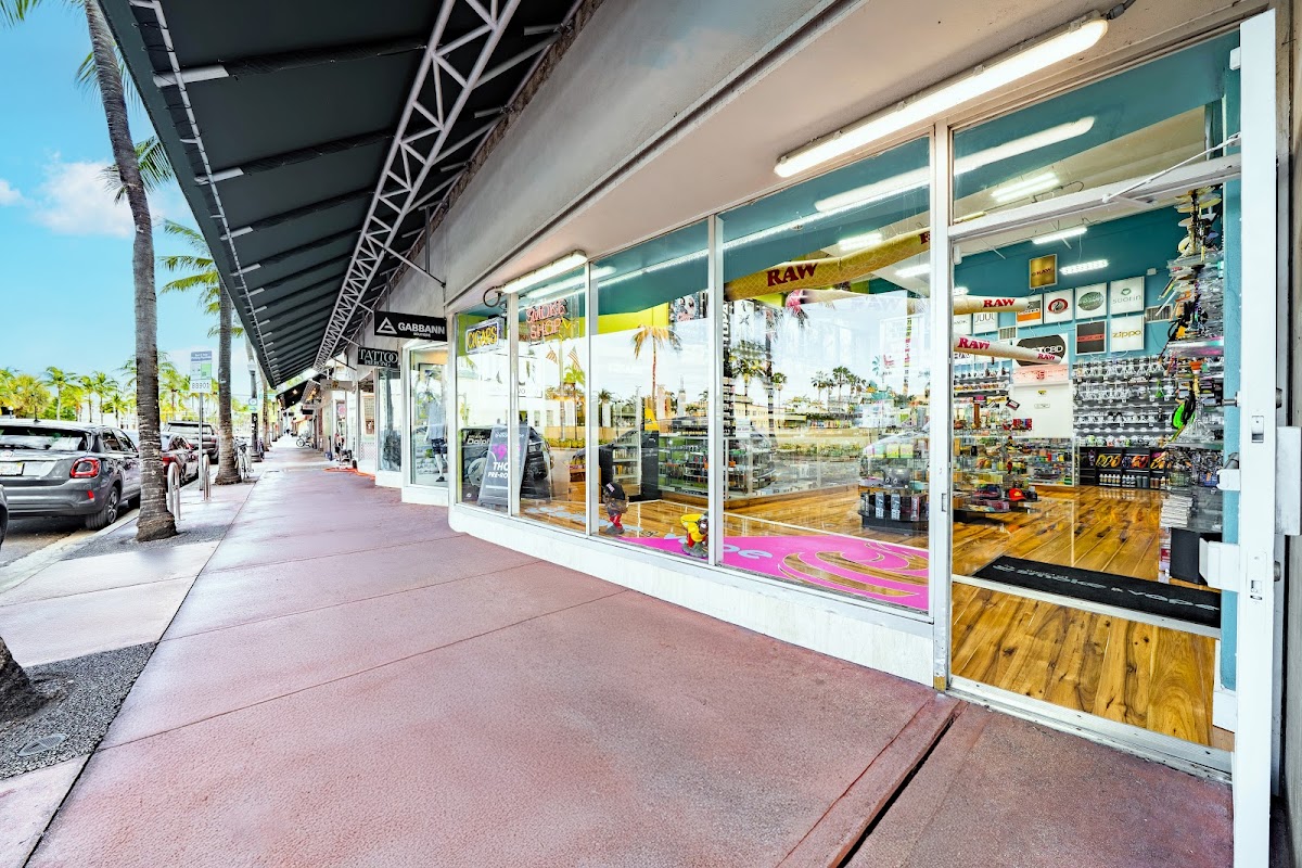 World of Smoke & Vape - South Beach