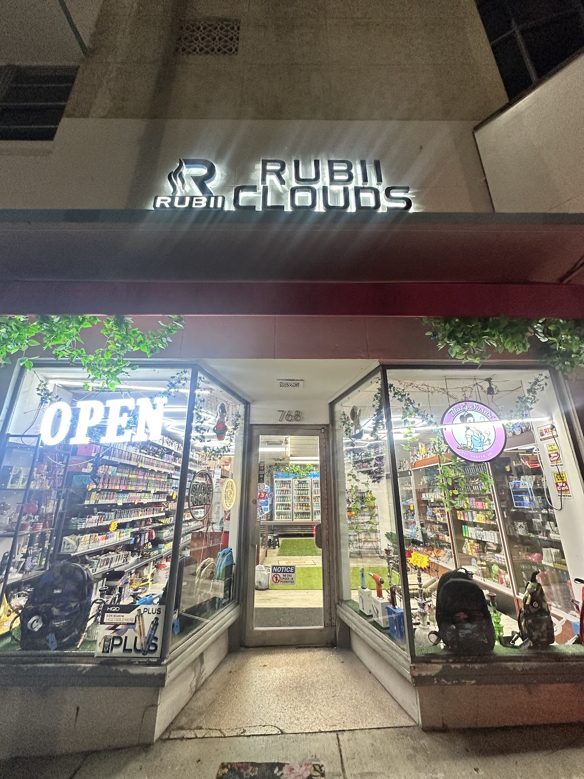 RUBII VAPE & SMOKE SHOP - Miami Beach