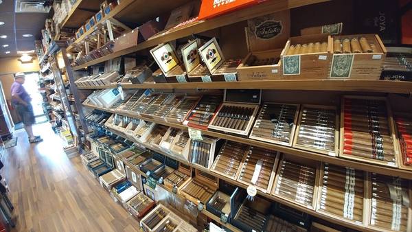 Señor Cigars photo 2